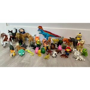 Mixed Lot of 40+ Plastic‎ Toy Animals Figures Minions Dinosaurs Sea Creatures